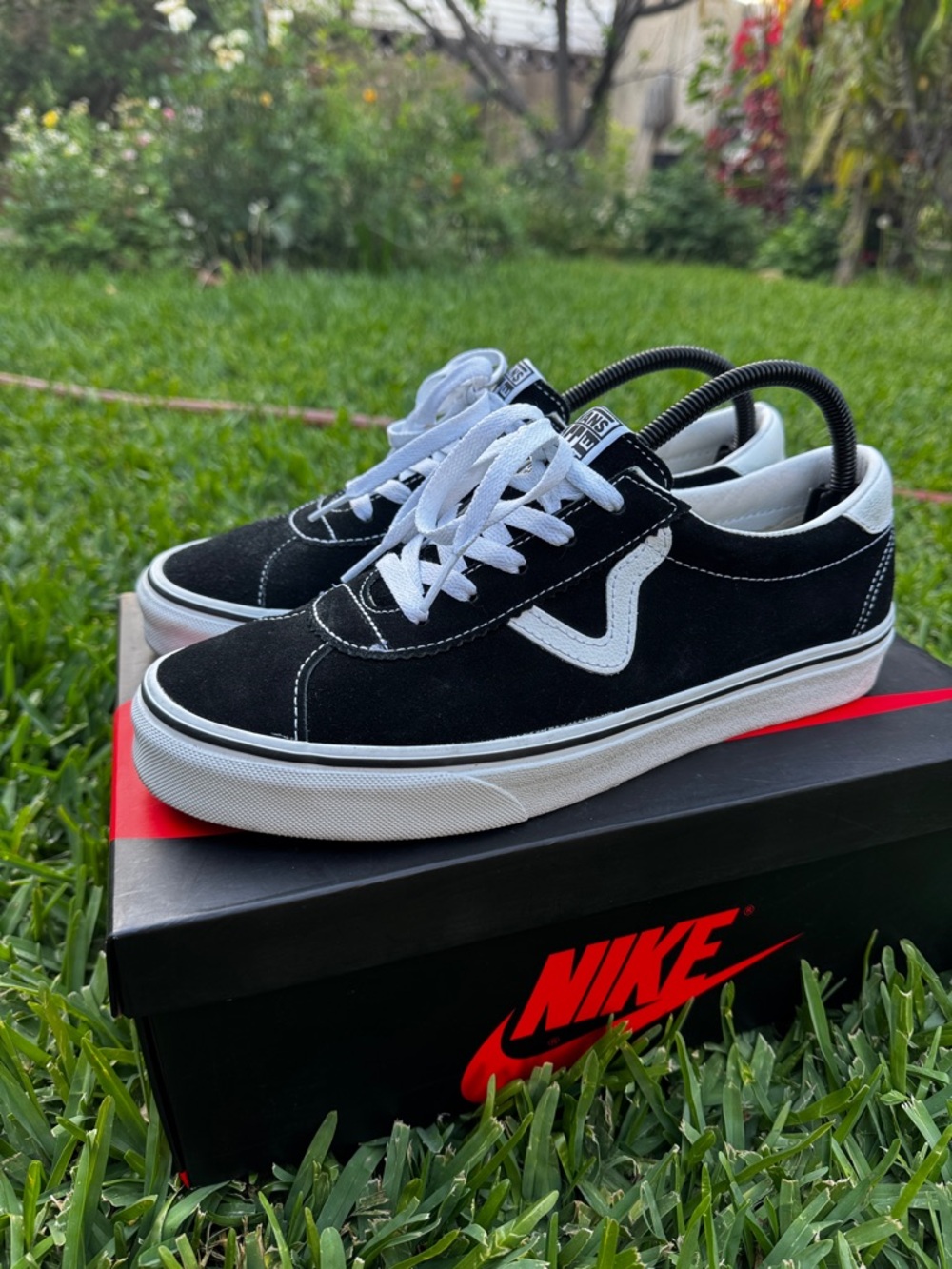 DISCONTINUED Vans Sport Low skate shoes - black/white
(M 9 / W 10.5)